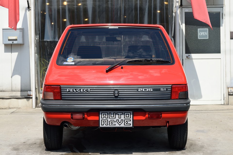 リアランプをなんでこの大きさ、この低さにするかなぁ～、ったく気持ち良過ぎぃ～！