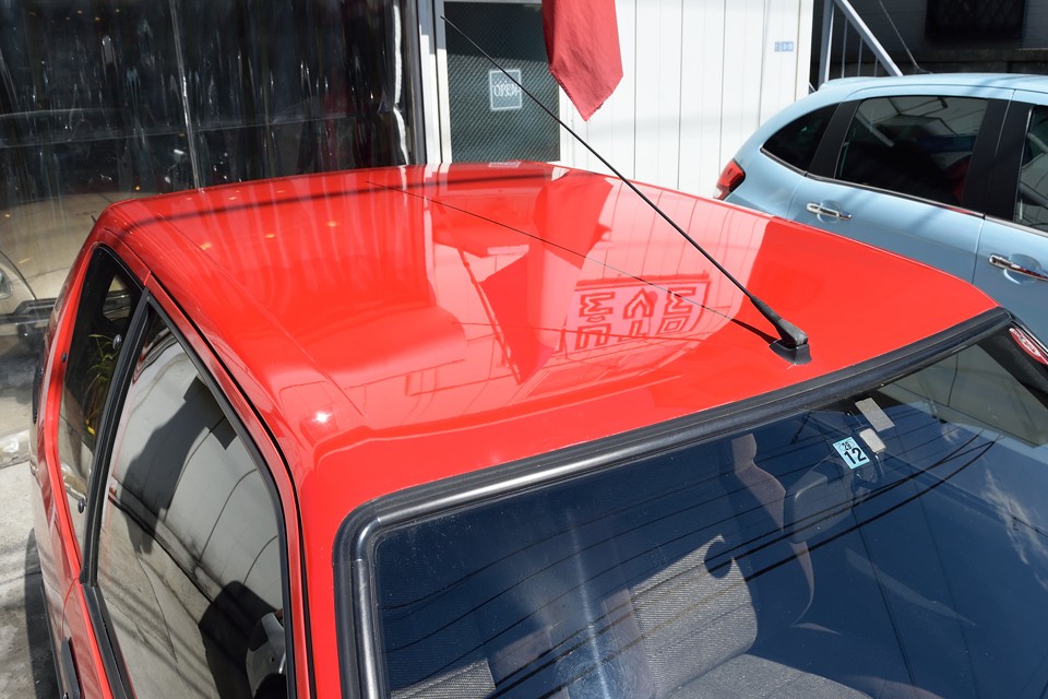 「素の赤い205を○○な女性が乗ってキビキビ走ってると、○○な感じで良いんだよなぁ～。」←なんかそういう感じ（笑）