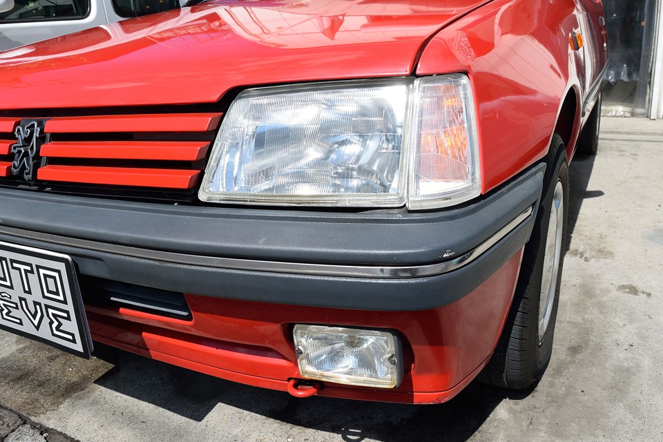 ヘッドライト、ウインカーともに平成28年9月に弊社にて新品交換しましたので、ご覧の輝き！