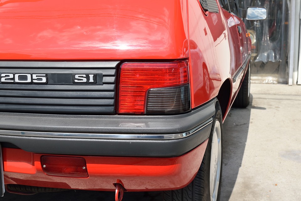 リアランプも、もちろん目立つ劣化や割れはありませ～ん！