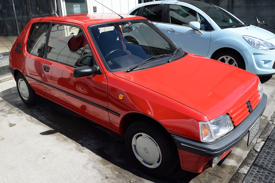 う～ん、小キレイでたたずまいの良さが滲み出てますねぇ。これを女性にサラッと乗られた日にゃ・・・惚れてまうやろぉ～！もちろん、男性もどうぞ、どうぞ。