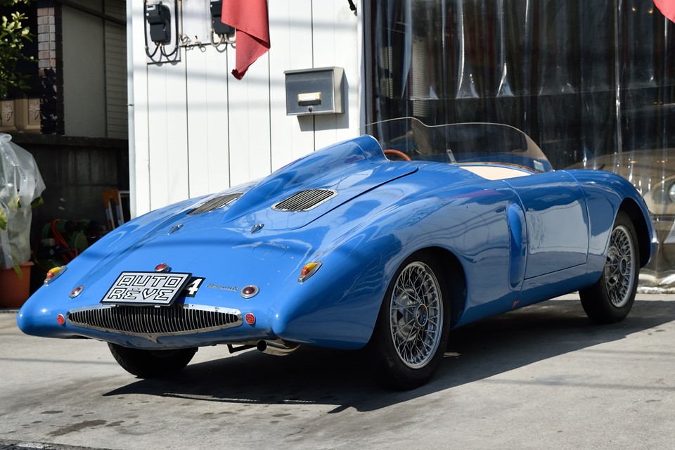 レーシングカーではありますが、レース戦績はほぼ皆無・・・その存在は謎に包まれたモデルなのですが、でも良くご覧ください。この比類ない美しさだけで十分ではないかと・・・。