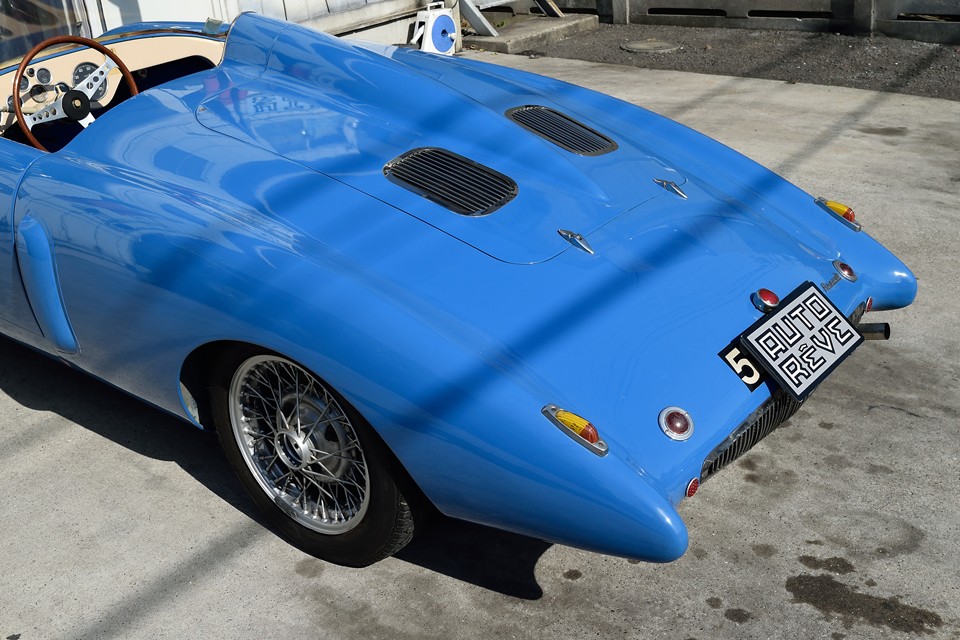 しかし、その貴重なR1063ですら、このクルマのためには、単なる素材にしか過ぎ無かったわけで・・・。