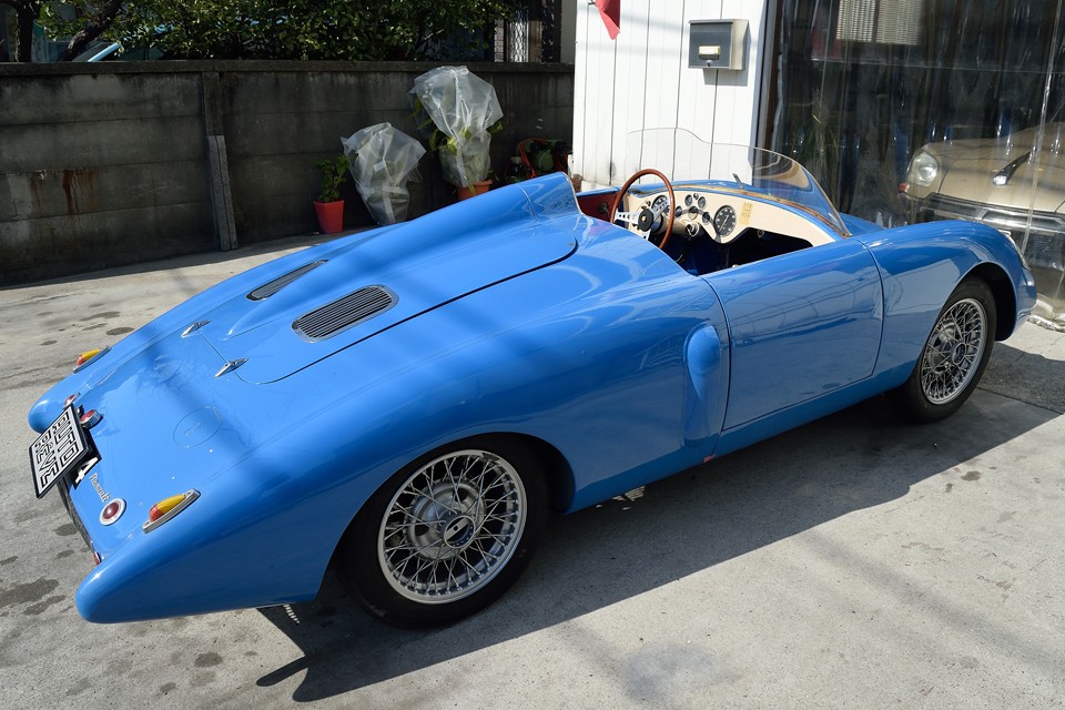 これは紛れも無く、当時、このクルマの開発に携わったデザイナーやエンジニアはもちろん、この時代の熱い情熱があってこそではないかと・・・。