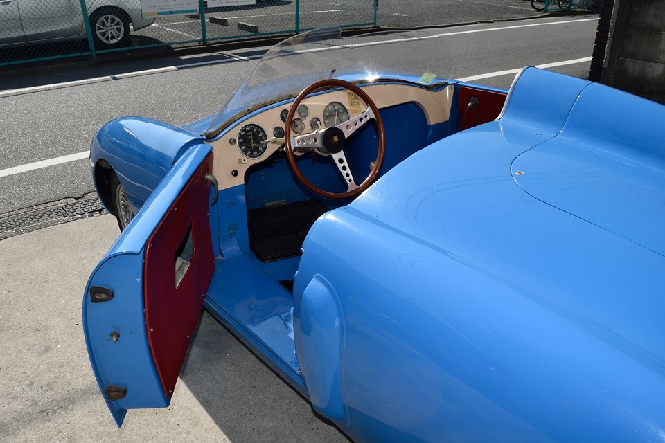 振り返ってみれば、ジャン・レデレにより、1956年に4CVをベースにA106を造ったことから、アルピーヌの歴史はスタートしたわけだし・・・。