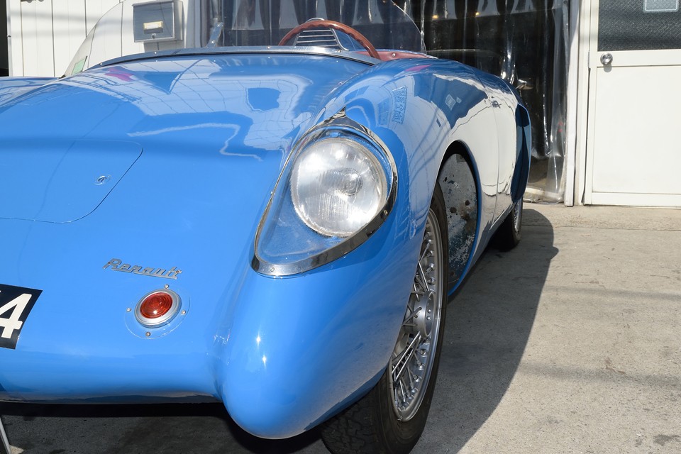 それを伺ったとき、それほどまでに人の心の奥深く入り込む、「クルマって何だろう？」と思うと同時に・・・。