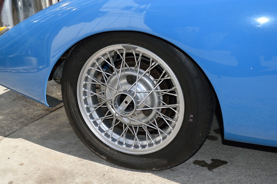 エンジンスペックは後ほどご紹介するとして・・・そうすると、これ以上の情報は皆無・・・画像をご覧いただくしか・・・。