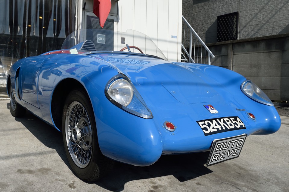 そして、もし、お乗りにならないのであれば、ぜひこの美しいボディをゆっくりと鑑賞出来る場所を用意してあげてください。