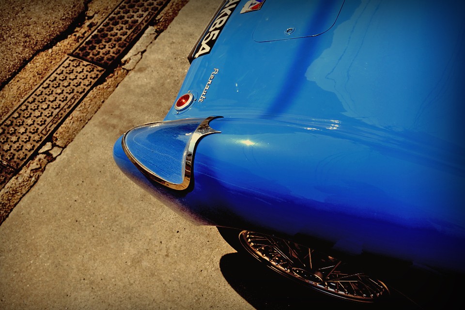 更に、その真摯な愛情は同時に、RenaultBarquettaと過ごす時間に、もうひとつ、この上ない大切なものをもたらしてくれるはずです。それは・・・。