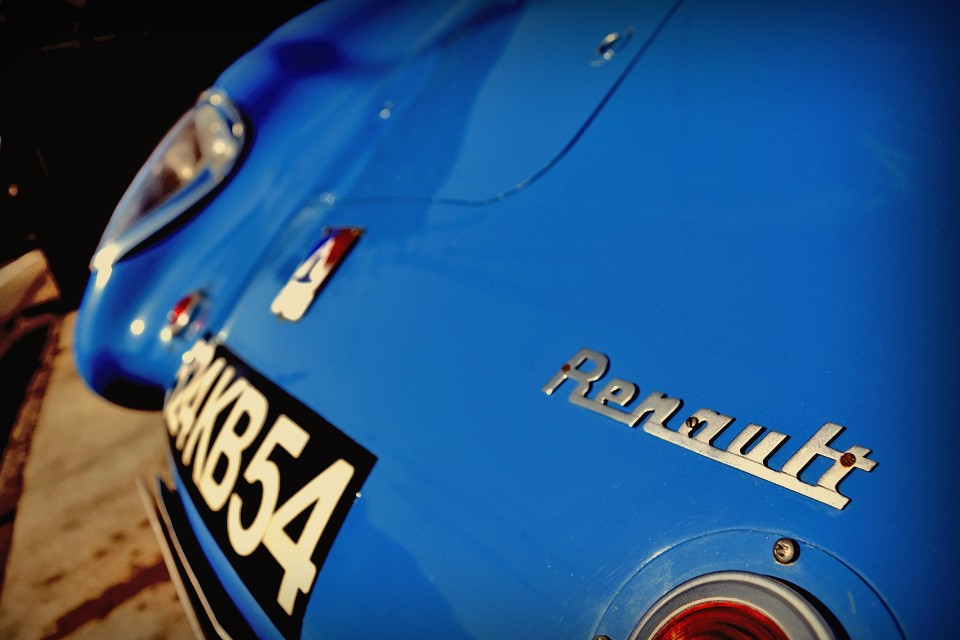 もし、あなたが真摯な愛情を持って、このRenaultBarquettaとの時を想像しはじめているとすれば・・・。