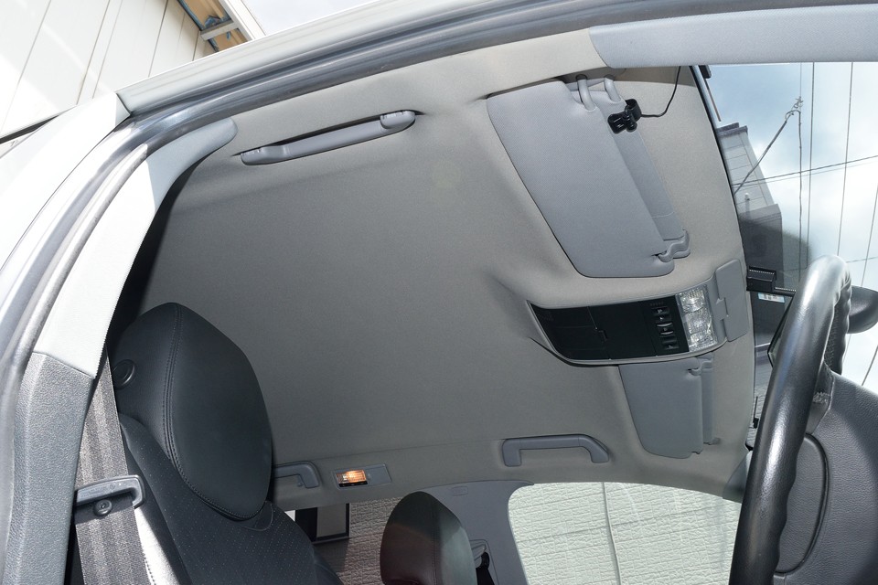 汚れが目立ちやすいはずの淡色系の天張りも、目立つ汚れ、タバコやペットの嫌な臭いも無く、清潔そのもの！