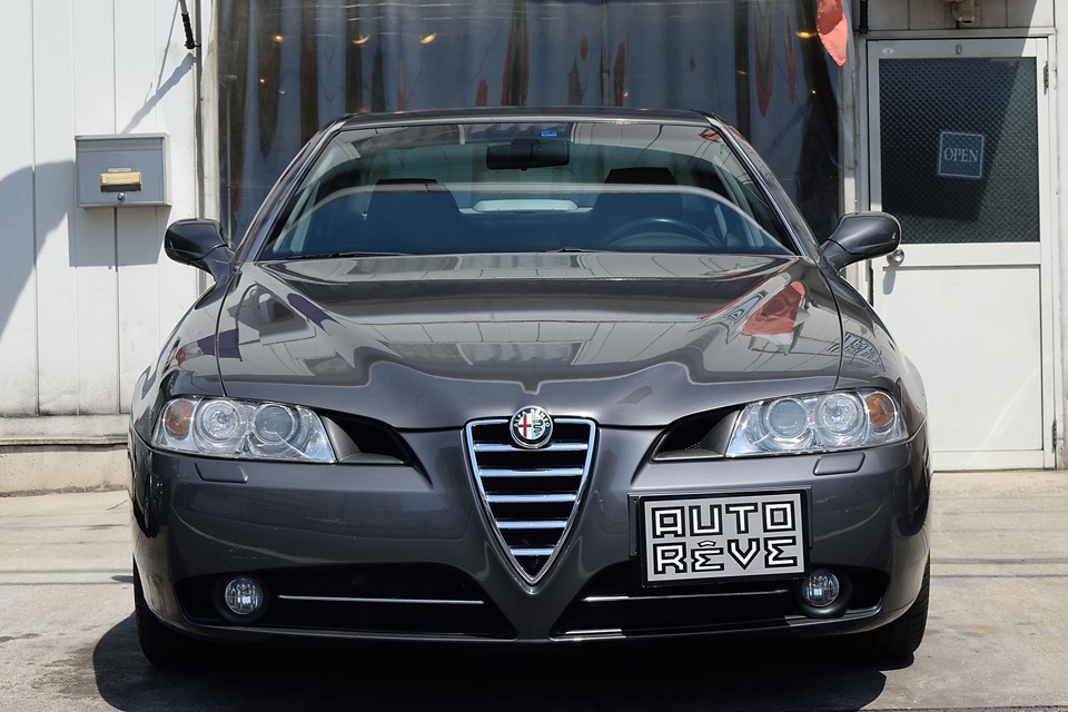 ん？この個体、先日まで在庫であったヤツじゃぁ・・・お気付きの方、弊社HPをご覧いただいているのですね。ありがとう御座います。そう、先月（平成30年7月）ご成約をいただきましたが、お客様のやむを得ないご事情で戻って参りました！なので、車検タップリ！タイベル交換済！と、かなりの好条件に！・・・決してクルマに問題があったわけでは御座いませんので念のため。