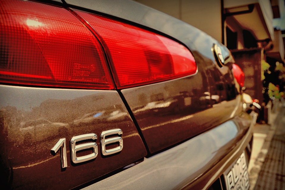 木々の匂いを感じる風景画でもないと思うのです。そこに飾られるべきは・・・。