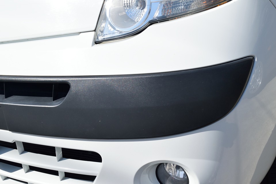 そして、必ずと言っていいほど、経年で白く劣化してしまう樹脂部分もご覧の通り！保管状態の良さのおかげ？手入れの良さのおかげ？いずれにしても、前オーナー様に感謝、感謝なのです！