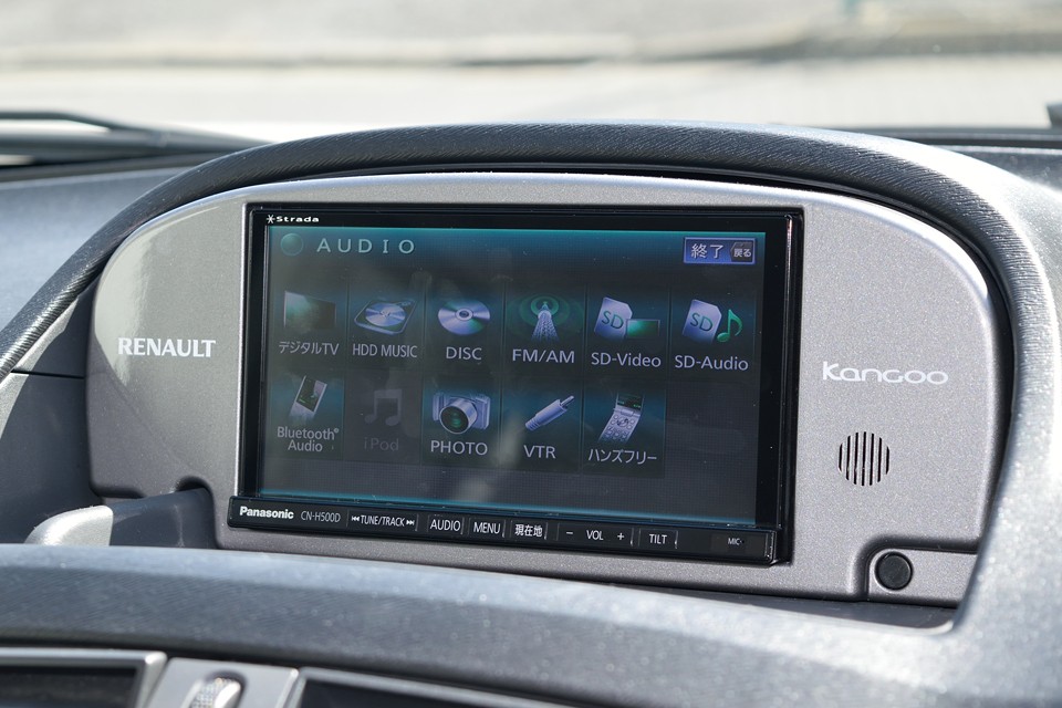 AUDIOのソースはこれだけのものに対応しています。もちろんBluetoothにも対応！スマホの音楽もケーブルレスで再生出来るので、とっても便利！
