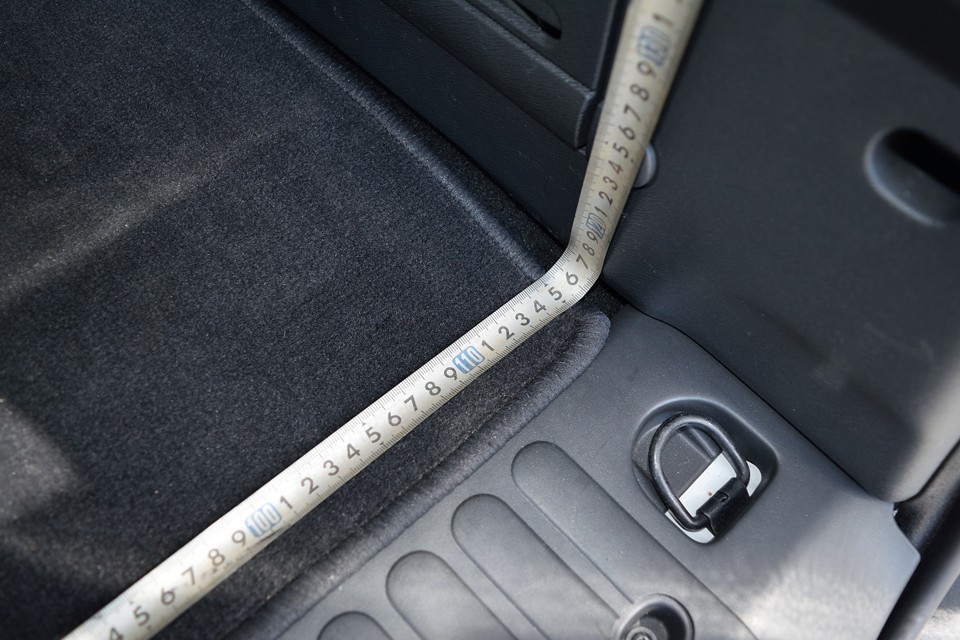 190cmについ興奮してしまいました（汗）。ちなみに横幅は一番狭いところで116cm。大人二人なら余裕で寝れる広さなのです！