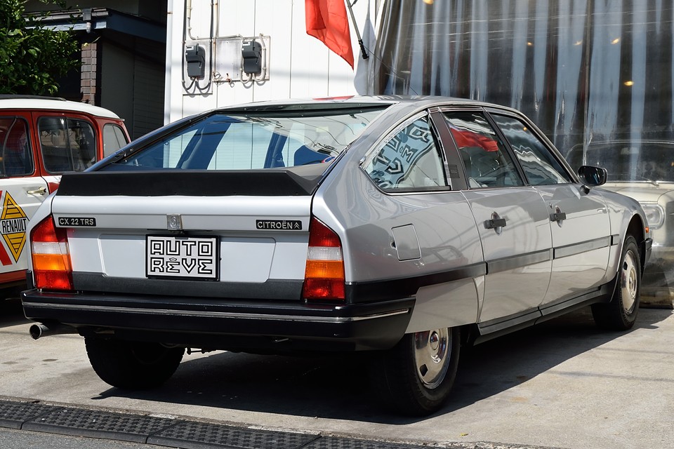 22TRSなんて聞いたことないけど・・・いえいえ本国ではむしろ主流のベーシックモデル！ってことはパワーは無いけど、軽くてキビキビ走るモデルなのです！