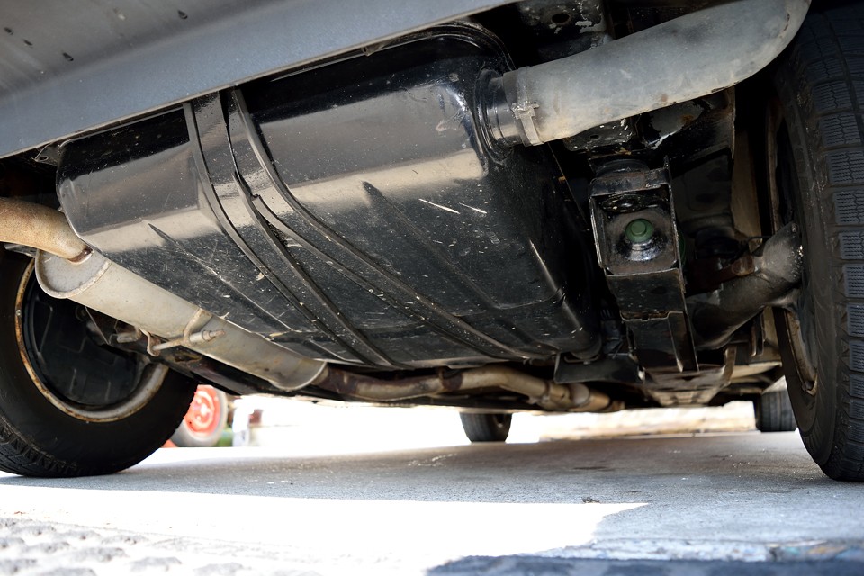 リア下面です。酷いサビも無く、状態は良いのではないかと思います。