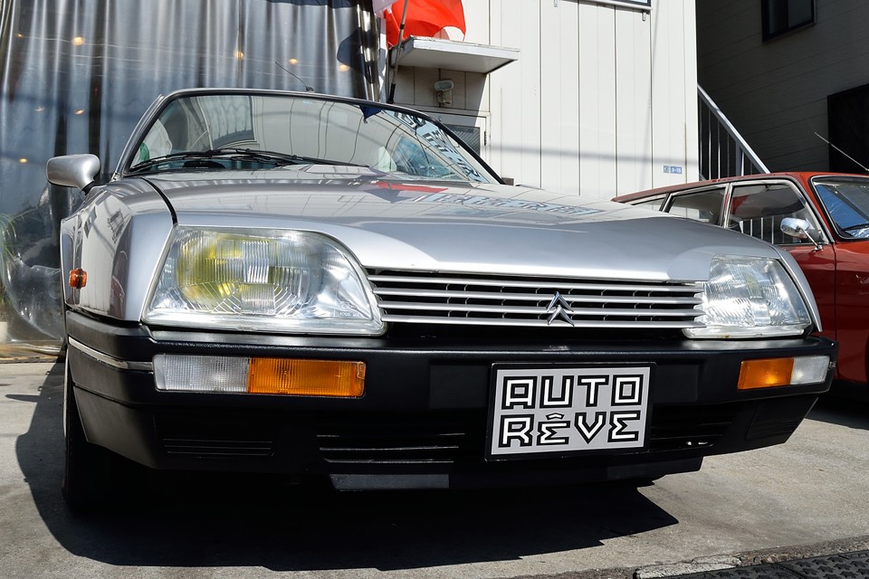 正規モデルでは味わえない、まさにフランス車の「ツボ」を押さえたドライビングプレジャー溢れる、目からウロコのCXなのです！