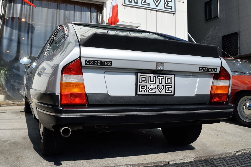 なぜこれを正規導入しなかったんでしょうかねぇ～。「CX＝乗り心地の良いラグジュアリー車」路線の戦略は成功したみたいですが、「CX＝運転の楽しい日常車」路線は消されてしまったんですね。