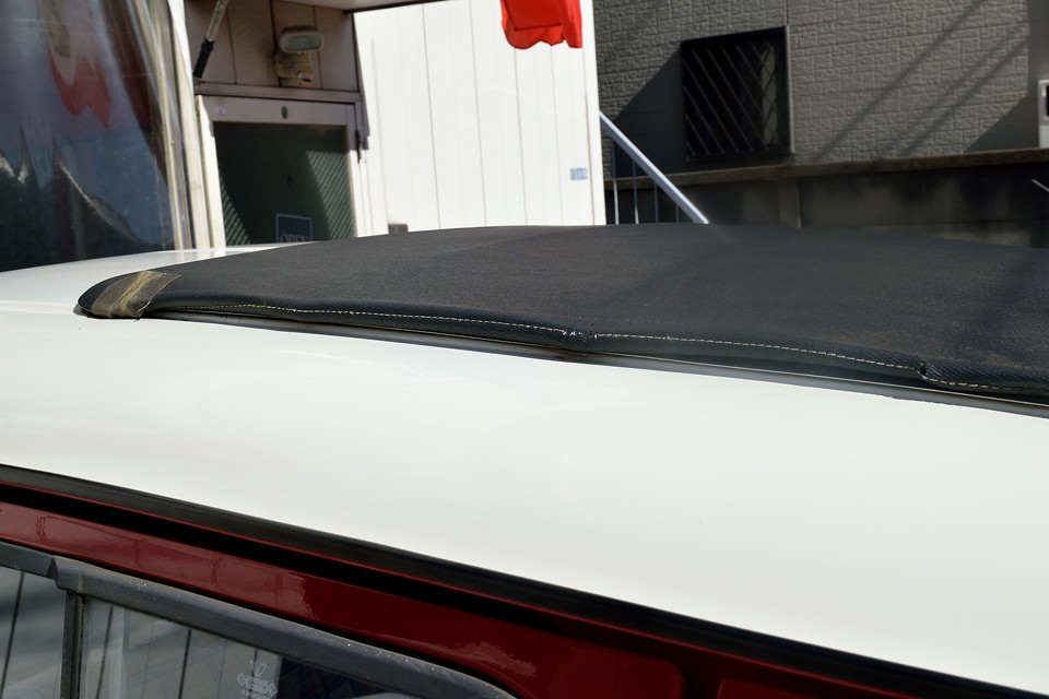 一部補修跡やサイドのステッチ切れなんかはあります。他にも小サビのある箇所が数ヵ所・・・これからちょっとづつ補修していく予定ですので、更に良い状態になりま～す！