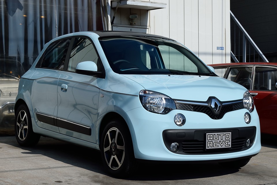 初度登録2016（平成28）年11月、ルノートゥインゴ インテンス キャンバストップ！今入手できる「らしい」フランスの現代車と言えば、このトゥインゴ一択ではないかと・・・想像以上の出来の良さに感激すること間違いなし！