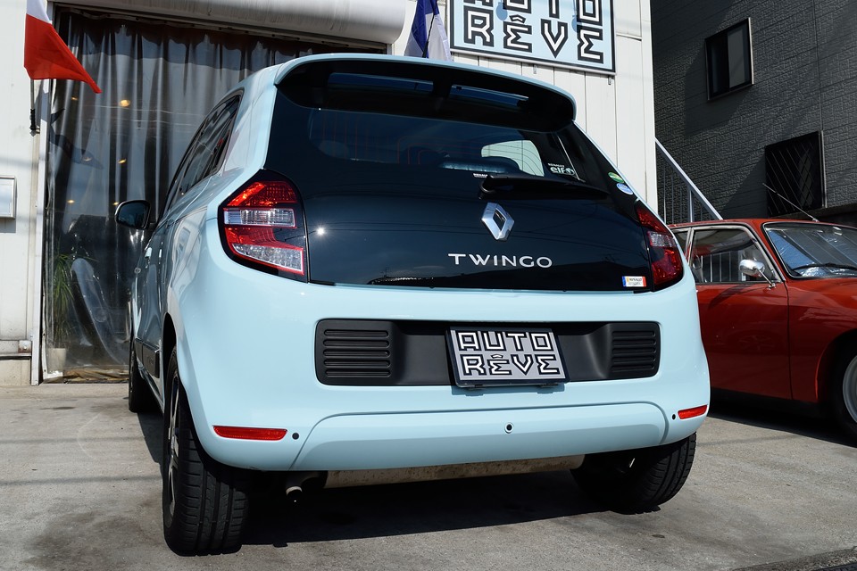 でも、あの悪名高きセミオートマだからなぁ・・・と走らせた途端、そんな心配は全くもって無用に！ギアチェンジの度に体が前後に揺さぶられた、あの頃のセミオートマが嘘のよう！