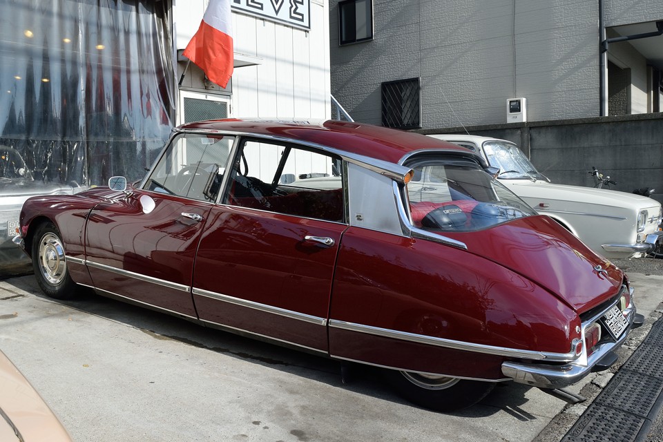 特に、この個体、カラーリングやインテリアにエレガントさ、華やかさがあって、かなり「女神感」のあるDSではないかと・・・。