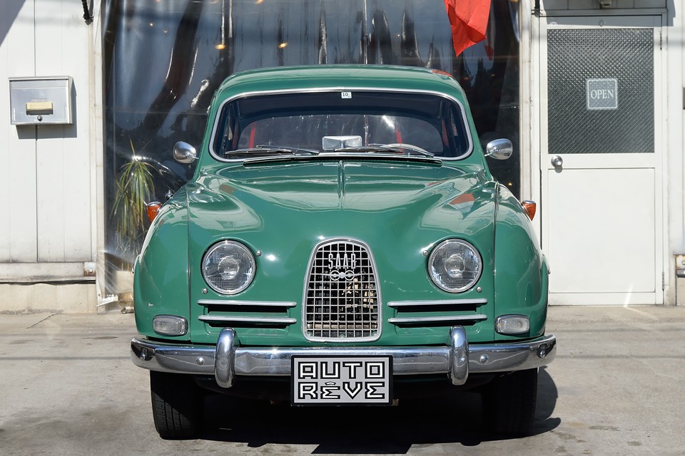 なんとも愛らしい表情のフロントマスク・・・でも何か足りない気が・・・眉毛だぁ！（笑）