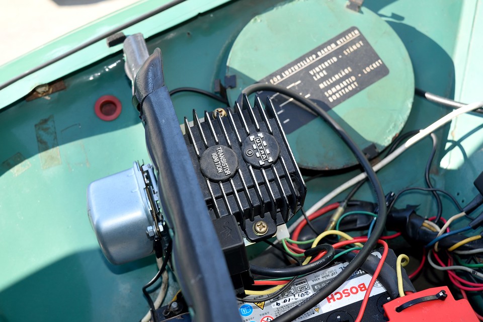 点火系は旧車の改善では定番！安心、安定のフルトラ化！オリジナル志向ももちろん良いですが、現代で楽しもうと思ったら、こういった改善策も有りかと！