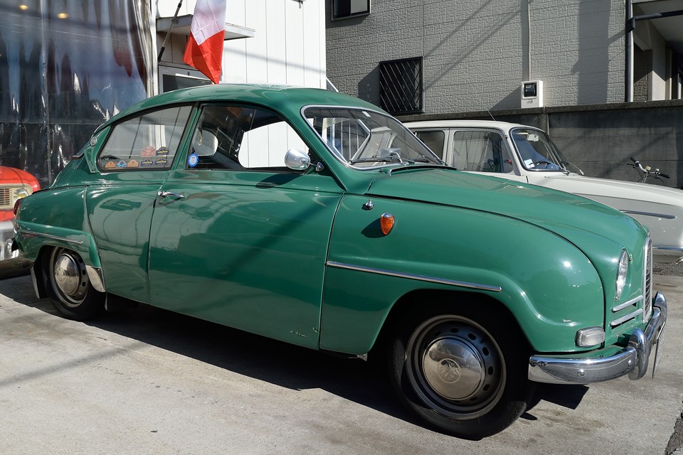 もちろん、もう一度フルレストアでパリッと仕立て直すのも有りですが、必然的にお値段上がってしまうのと、個人的には経てきた年月が感じられる個体の方がむしろ安心ではないかと思うので、敢えてこの状態でのご紹介とさせていただきました。