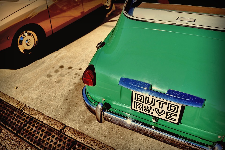 60年代と言えば、ヒッピーやサイケ、ロッカーズやモッズと言ったサブカルチャー全盛の時代・・・時代が持つエネルギーが溢れるなかで生まれた96・・・。