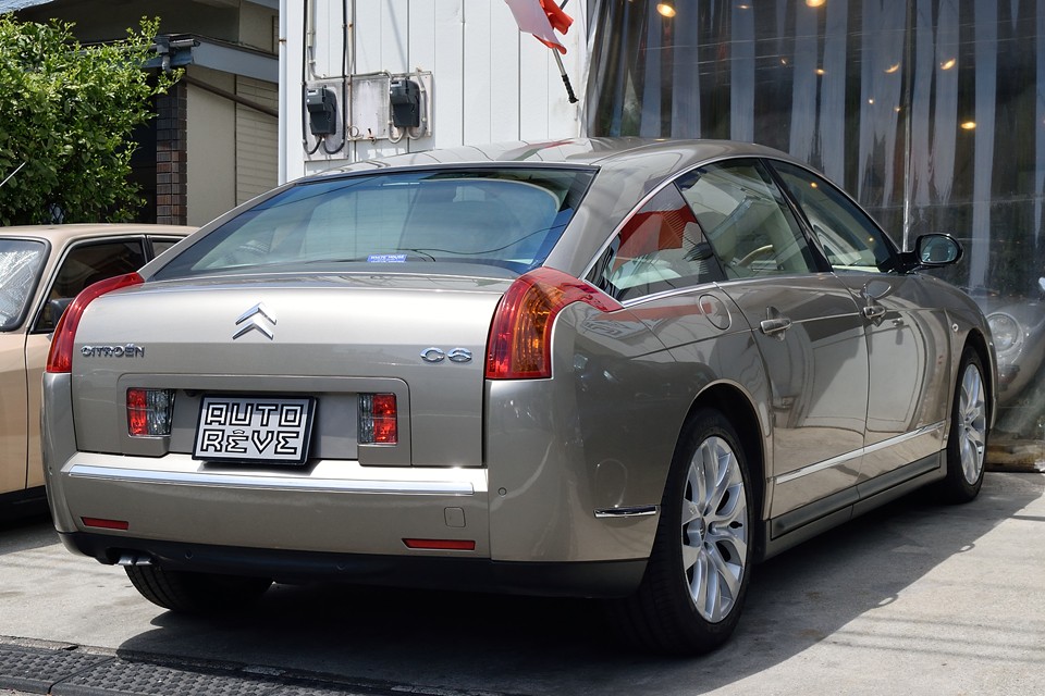 ハイドロシトロエン好みの方には、いわば、今、選択出来るビッグシトロエン最後の砦とも言えるC6！最終年のモデルとなれば尚更ではないかと！