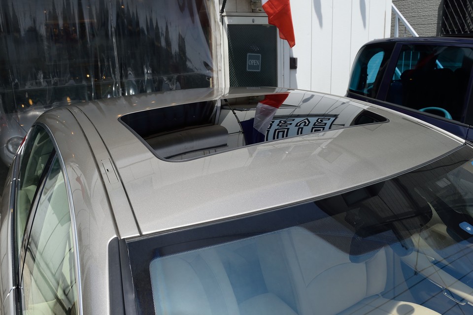 ルーフももちろん問題無し！前オーナー様は完全車庫保管でしたので、この状態も納得！