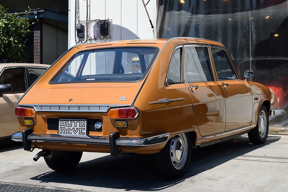 このボディカラー、1969年のみの希少色なのですが、イメージが伝わりやすいと思って「キャラメル・ブラウン」と標記させていただきました。正規のカラーネームは「Gold」だそうで・・・う～ん、やっぱキャラメルだと思います～！