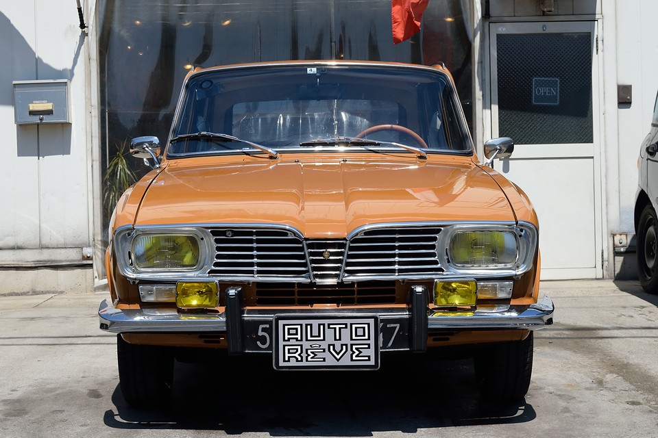 特に複雑なデザインでもないのに、何故か強烈な印象のフロントマスク！昆虫っぽいとか、科学特捜隊っぽいとか、いろいろ言われてますが、否定はしません。その通りなので（笑）