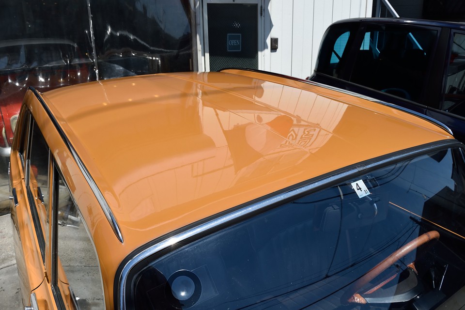 ルーフは問題ありませんね。ご覧の通りのツヤです！