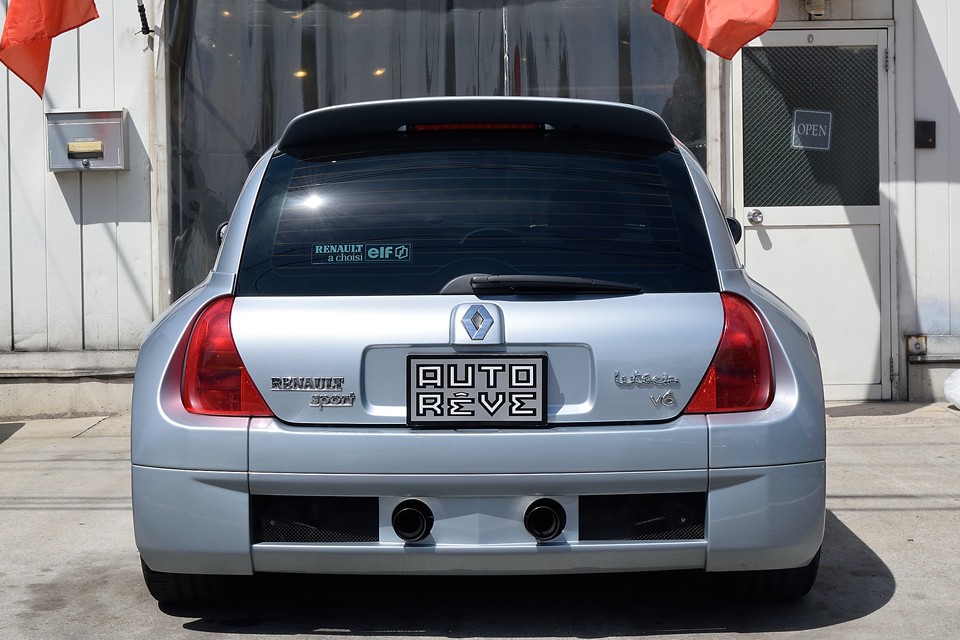 決して、画像を横に引き伸ばしているわけではありません。念のため・・・。