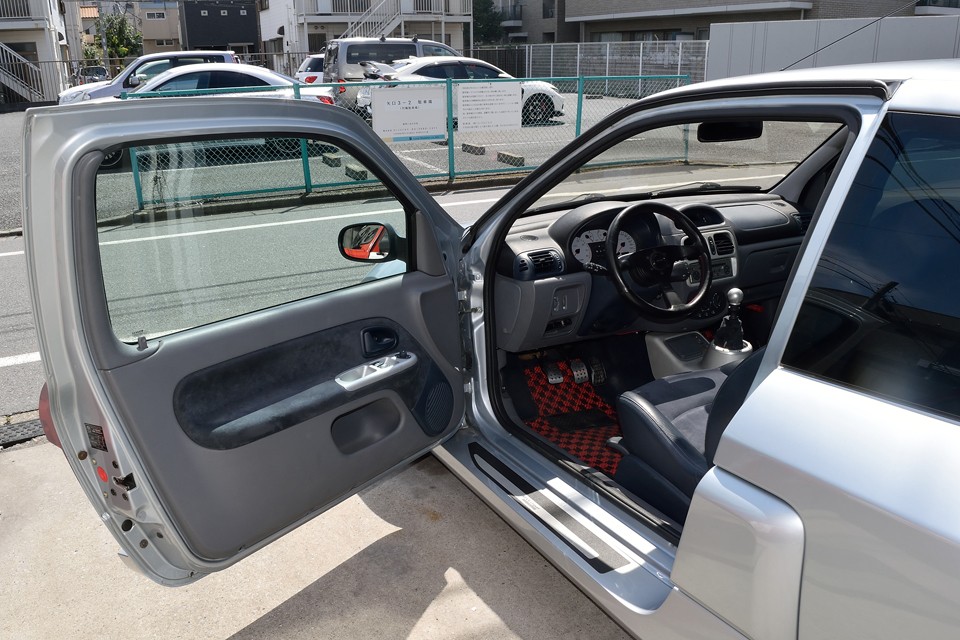 ・・・と少し興奮してしまいましたが、それではインテリアのご紹介です。FFルーテシアと基本的には同じなので見慣れたものですが・・・。