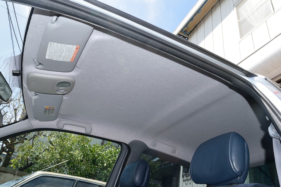 天張りも酷い汚れ、タレはありません。タバコやペットの嫌な臭いもありませんので、気持ち良くお乗りいただけるかと・・・。