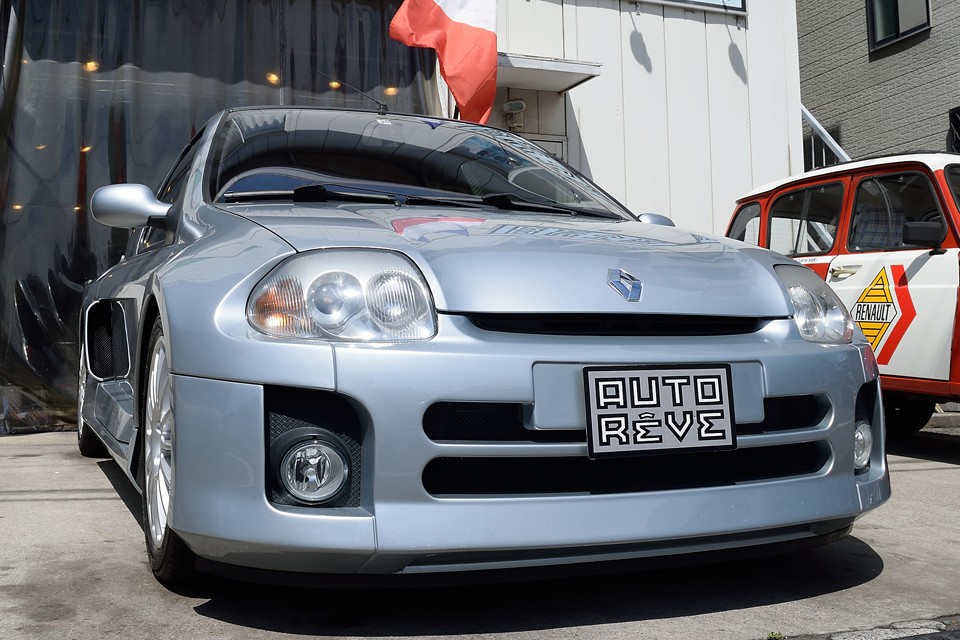 増してそんなクルマを少数とは言いえ、普通に販売してしまうんですから・・・元国営企業のやること？（笑）