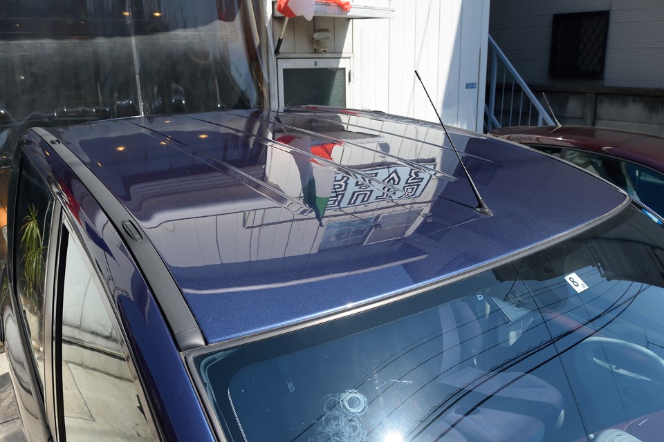 ルーフもご覧の通りのピッカピカ！車両全体を見ても、目立つキズや凹みはなく、状態の良いムルを探されている方は、要チェック物件かとっ！