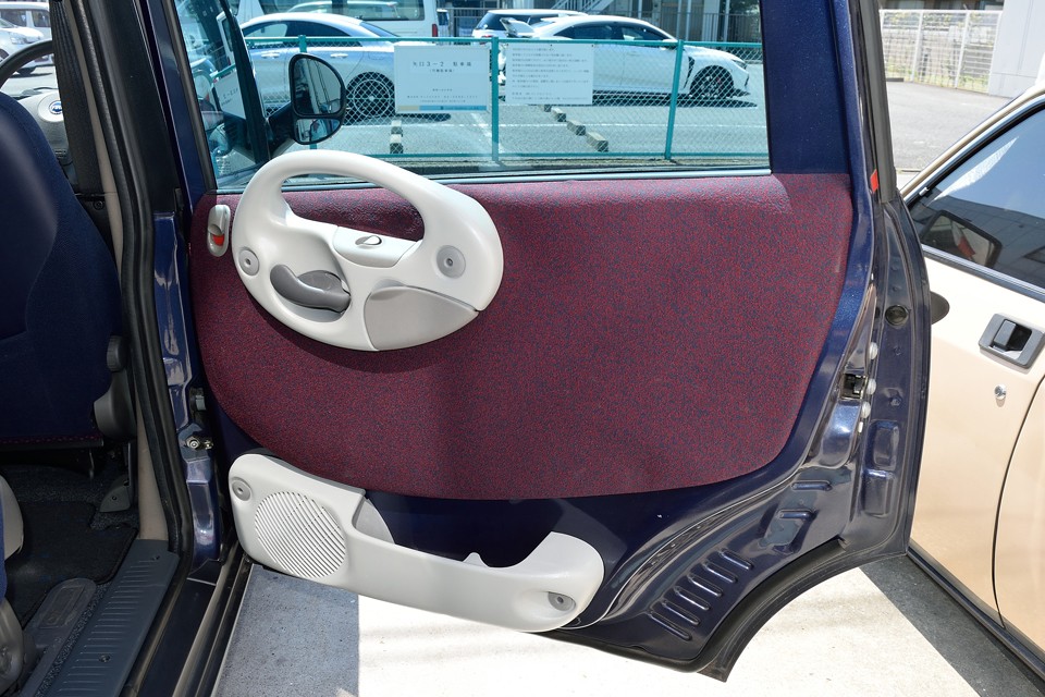 もちろんリアドアも同様にキレイに仕上げました！これで気兼ねなくドアハンドルに触れます～！←当たり前ですが、でもそれが大変なんです～！