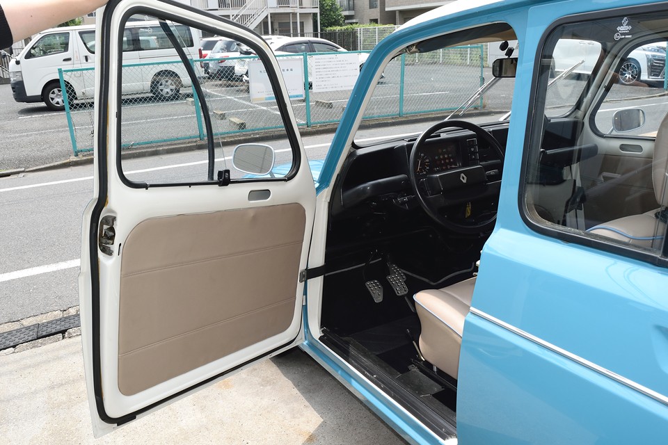 外装だけではありません、内装もこれまた「ククゥ～！」な仕上がり！どうぞご覧下さいませ～！