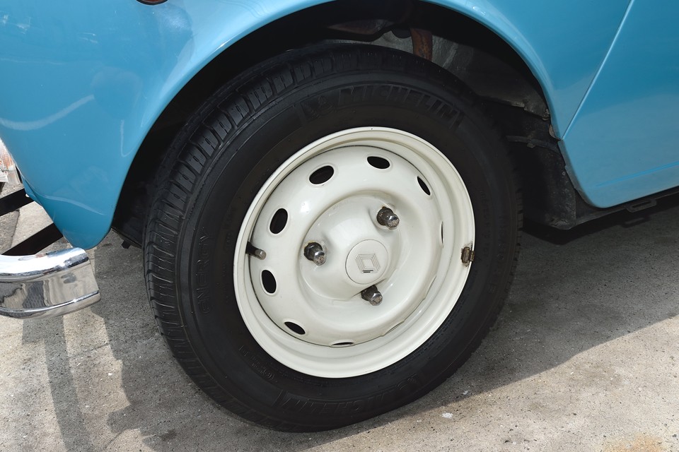 ホイールも目立つガリキズはほぼ皆無！これ以上、どうしろと・・・の状態です。（笑）