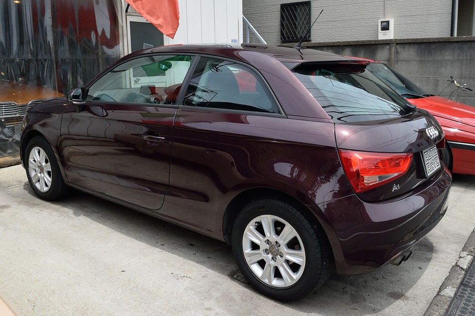 日常使うにはピッタリのサイズだし、こんなおしゃれ感のあるクルマをさり気なく乗るって、乗る人の価値観を表すものだと思うのです。