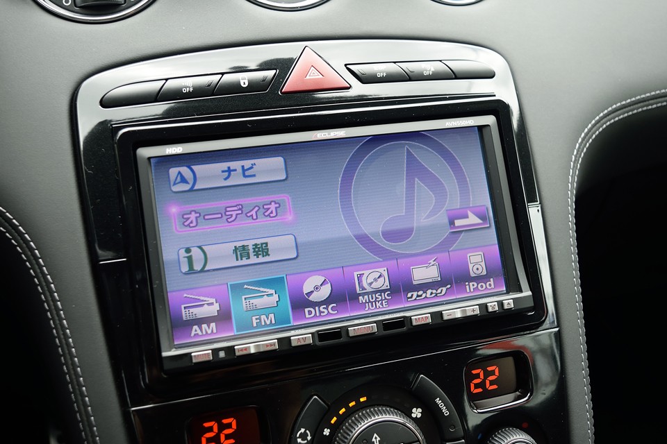 対応するAVソースはご覧の通り。残念ながらbluetooth機能はありません。