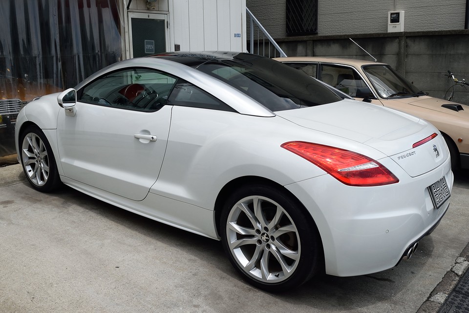 日常楽しめる扱いやすさ、それでいて、公道では自制が必要なほどの十分なパワーを合わせもつ、このRCZって、むしろスポーツカーの原点に近い存在のような気がするのです。