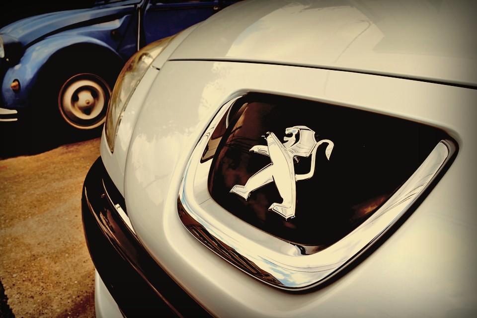 それに似た感覚をこのRCZには感じるのです。