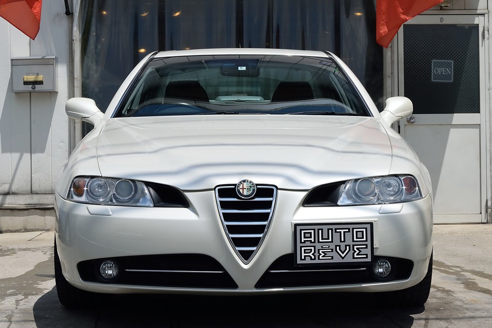 安易なパワー競争は行わず、ホイールサイズ＆サスペンションの足周り、そしてスポーツシートによるホールド性や乗り心地、更に専用色のヌヴォラホワイトやサンルーフ等の装備に拘った、大人のチューニングに好感が持てます！